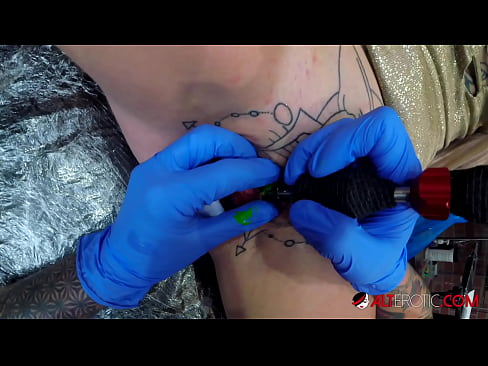 ❤️ Extremely tattooed hottie Sully Savage has a tattoo on her clitoris ❤️❌ Super porn at en-gb.verhentai.ru ❤