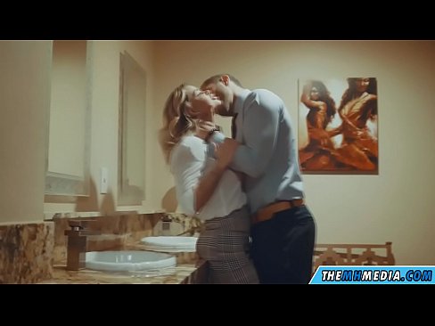 ❤️ When a busty blonde seduces you in a public toilet ❤️❌ Super porn at en-gb.verhentai.ru ❤